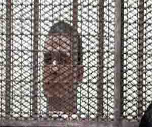 مصر اليوم - حبس 13 متهًما منهم 7 حُرّاس للشاطر عامين في أحداث المُقطَّم